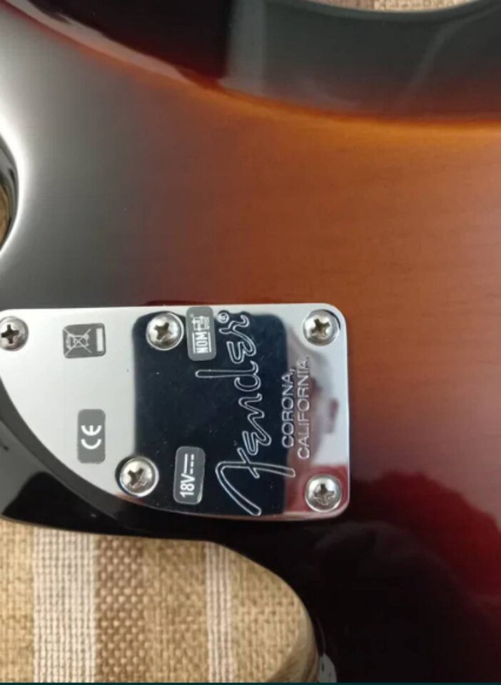 fender-am-neckheel.jpg