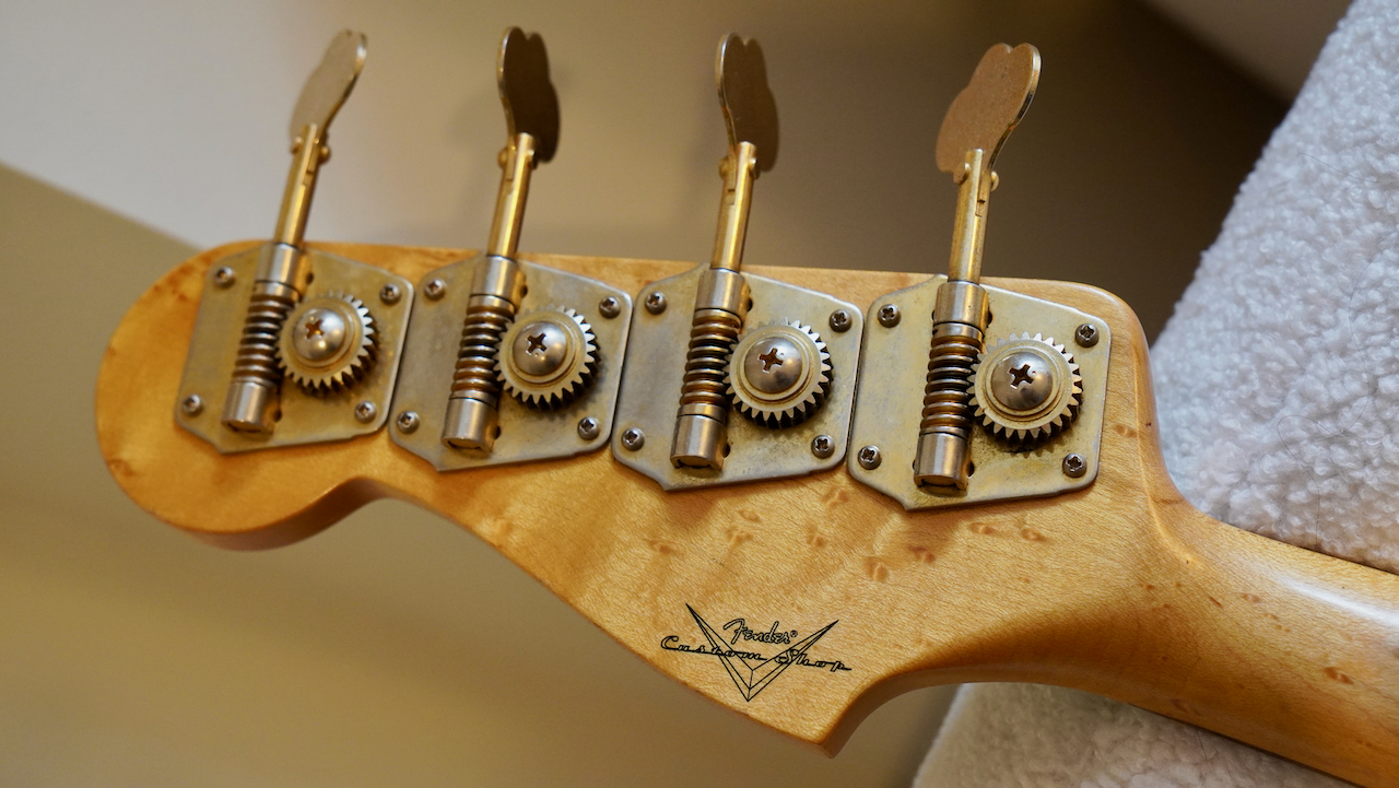 Fender CS60 Jazz Bass Relic - 11.jpeg