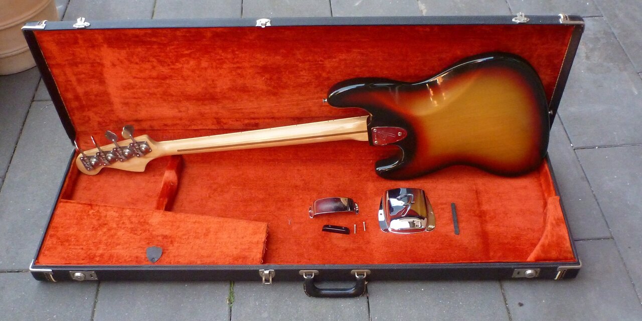 Fender Jazz Bass 1973 03.jpg