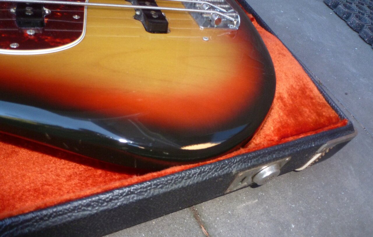 Fender Jazz Bass 1973 05.jpg