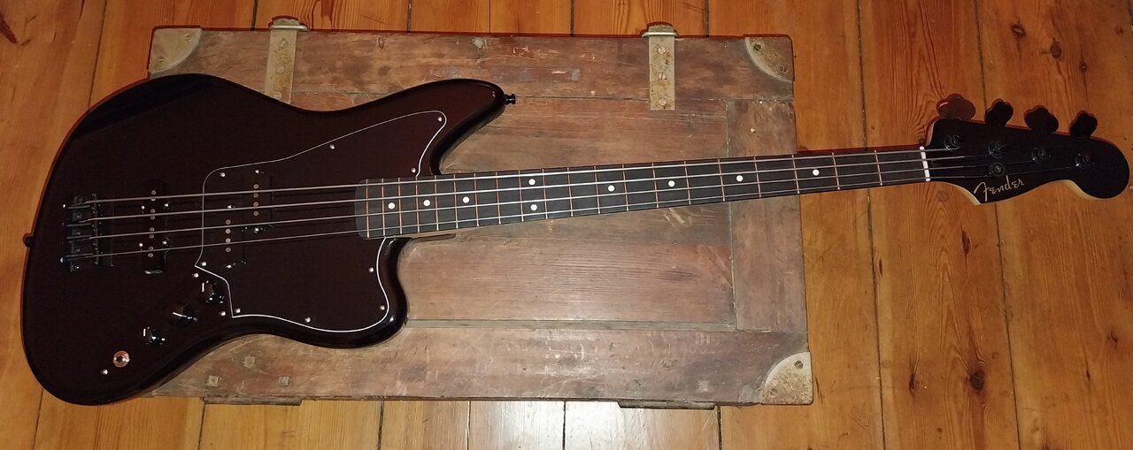 Fender Player Jaguar Bass Ebony BLK Ltd.jpg