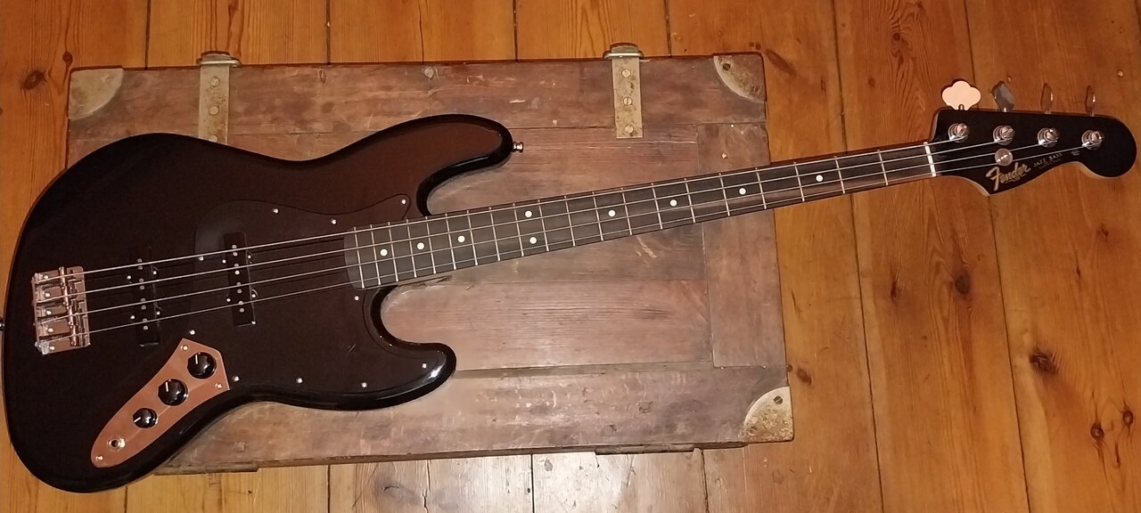 Fender Player Jazz Bass Ebony BLK Ltd.jpg