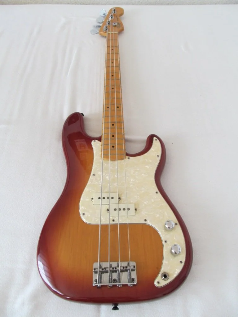 Fender USA Preci.webp