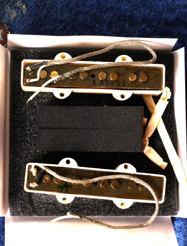 Fender_jazzbass_1983_14.jpg