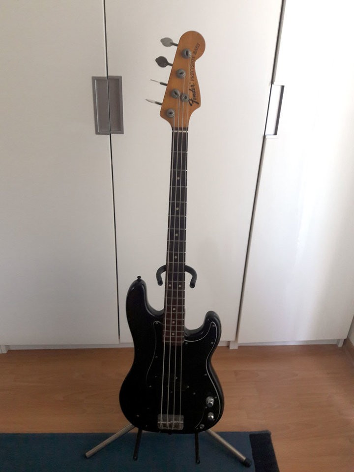 FenderPBass76.jpg