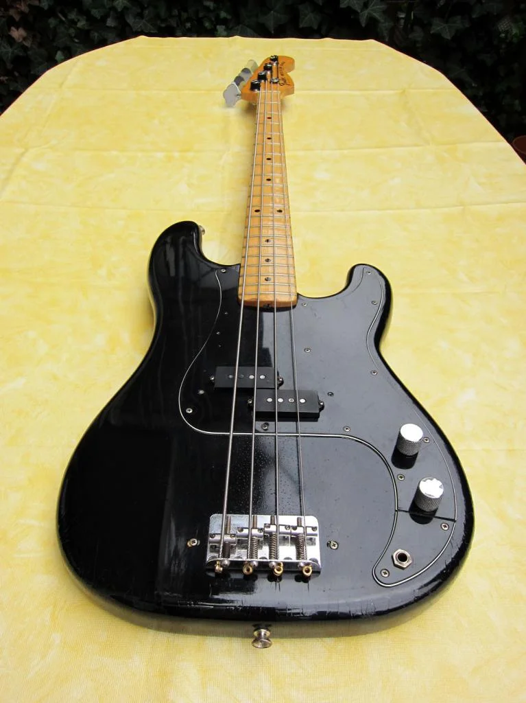 FenderPrecisionBlackPers1_zpsb1cd6fe9.webp