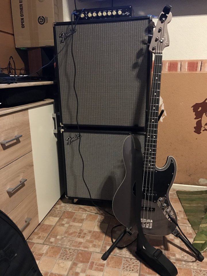 fenderrumble.JPG