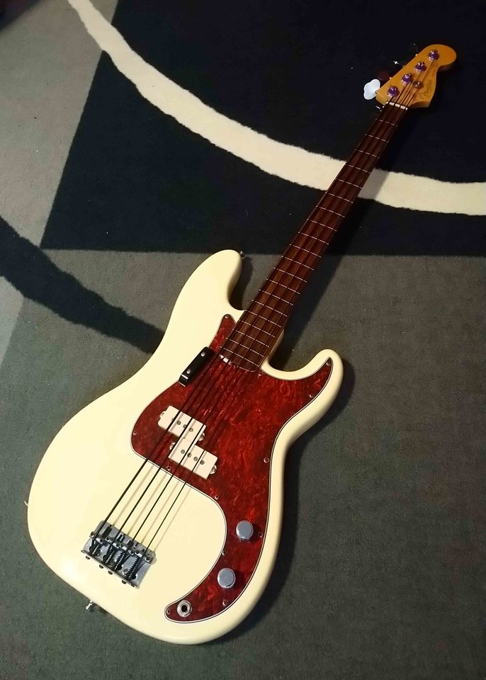 Fretless April 2022.jpg