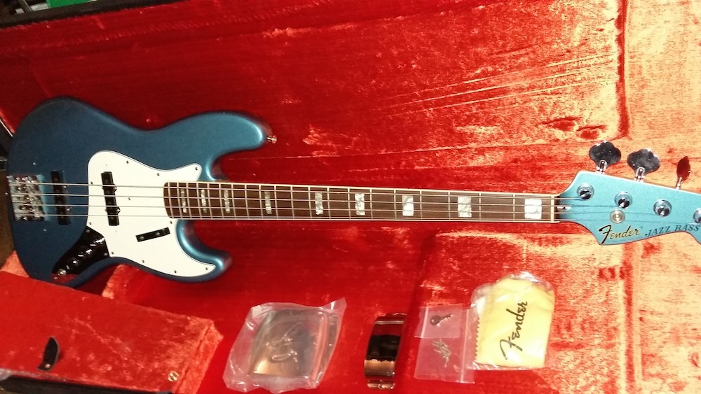 Fender AVRI 75 Jazz Bass FSR 2002 3 lake placid blue Bassic