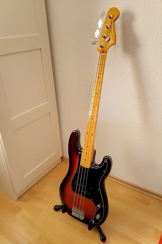 Funkin_P-Bass_Sunburst_2.jpg