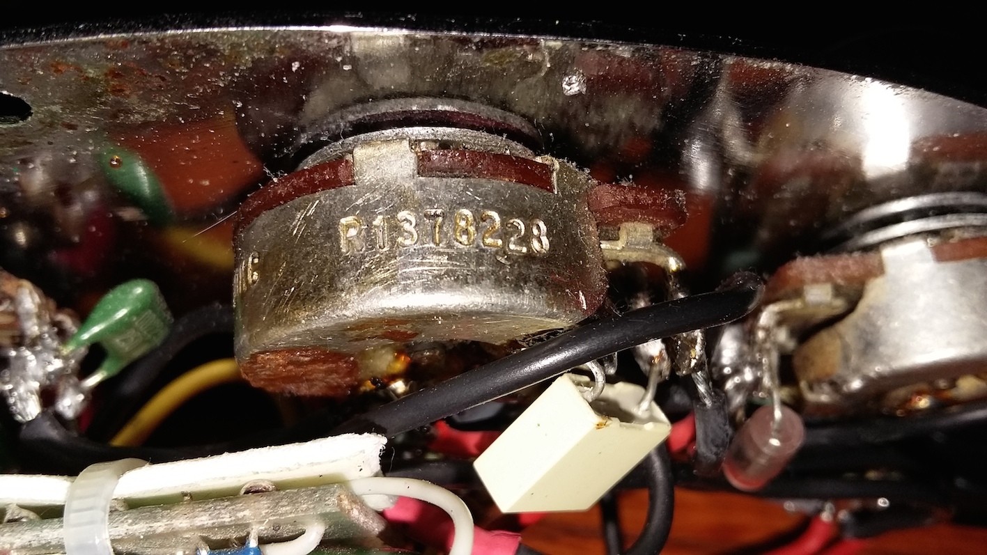 G&L poti.jpg