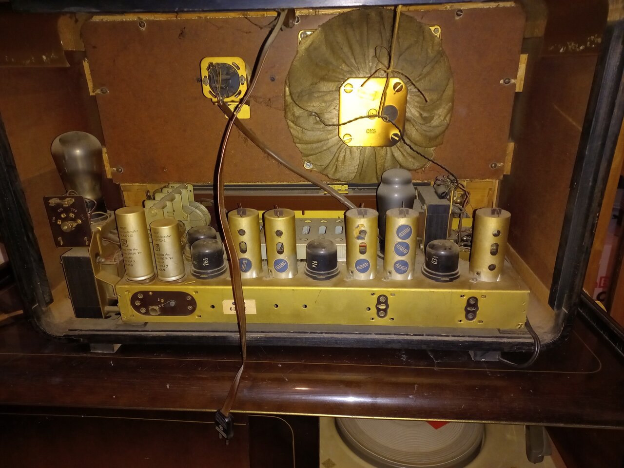 grundig radio.jpg
