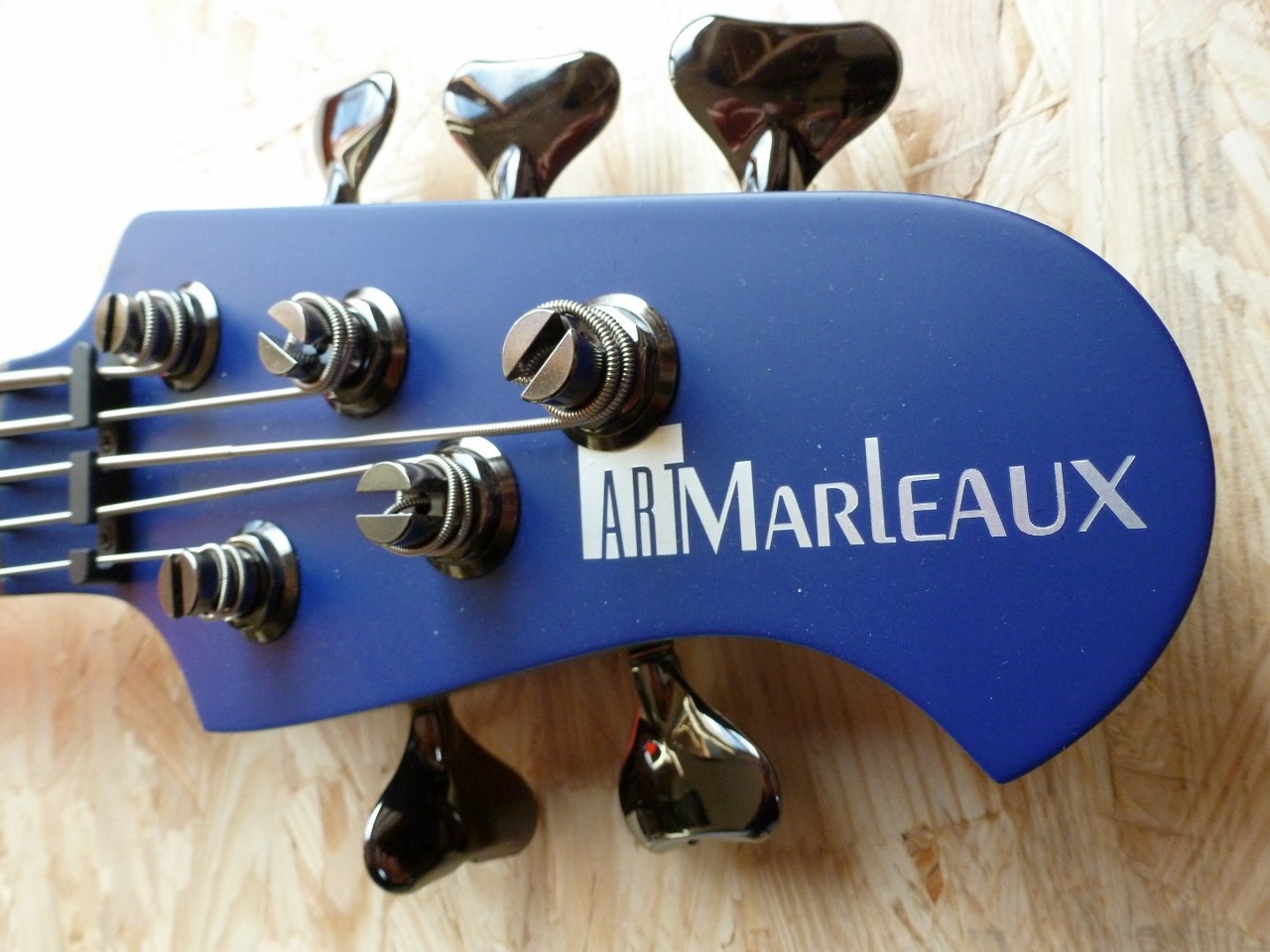 headstock (1280x960).jpg