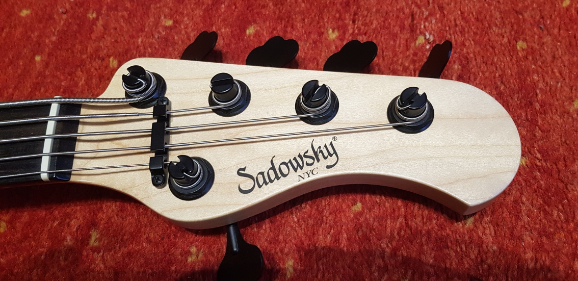 Headstock.jpg