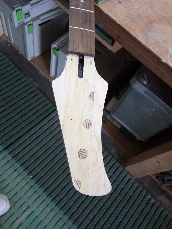 Headstock6.jpg
