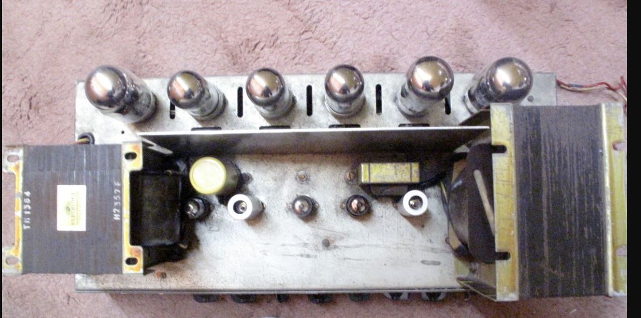 Hiwatt 400 von oben.JPG