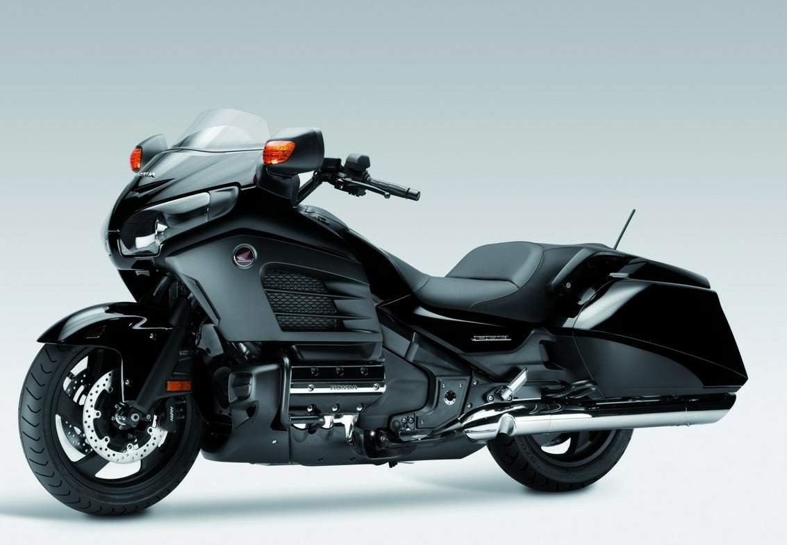 Honda Gold Wing F6B 13  1.jpg