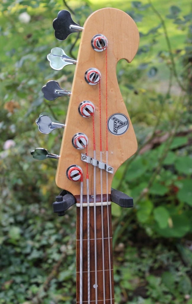 Hot Wire JB-V-fretless (2).JPG