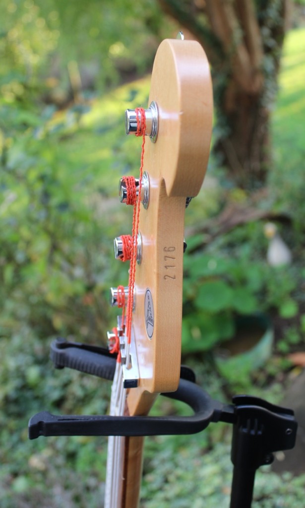 Hot Wire JB-V-fretless (5).JPG