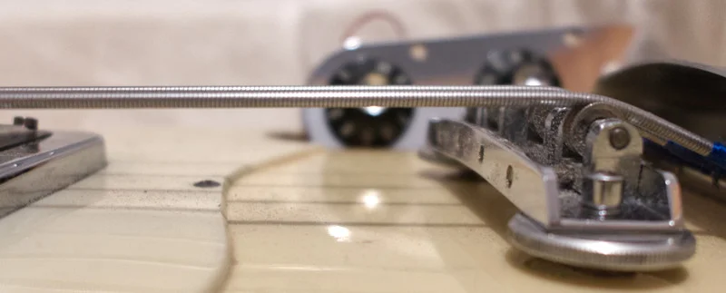 Hoyer Telebass - Saitenhöhe hinten.webp