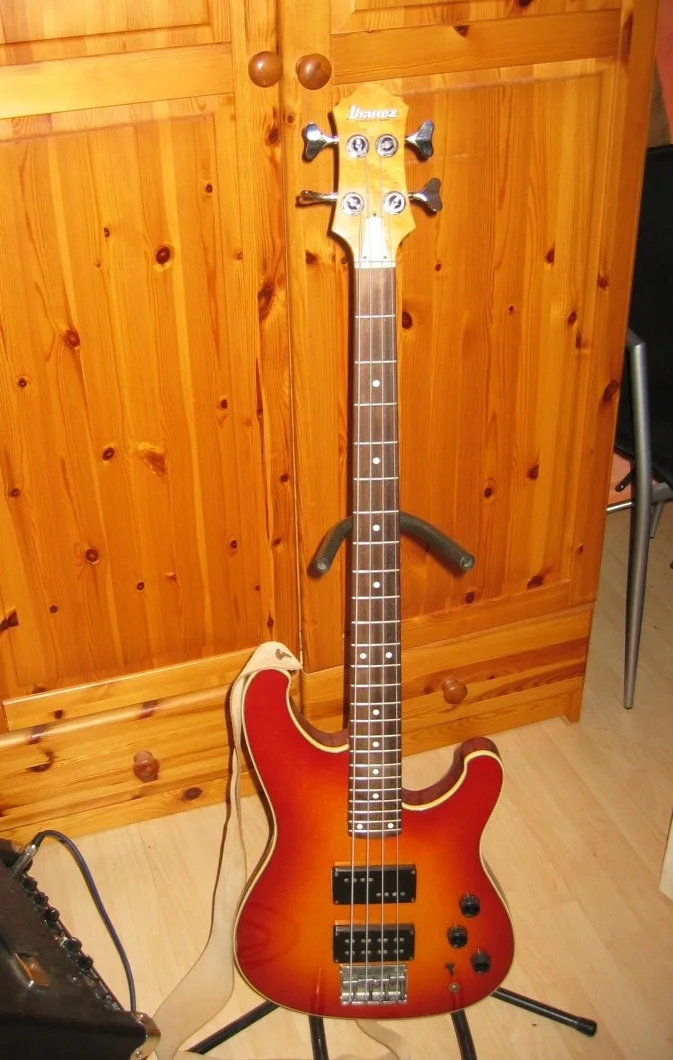 Ibanez RS 924.webp