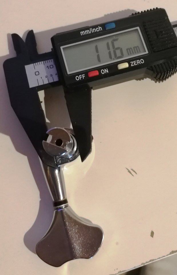 308884