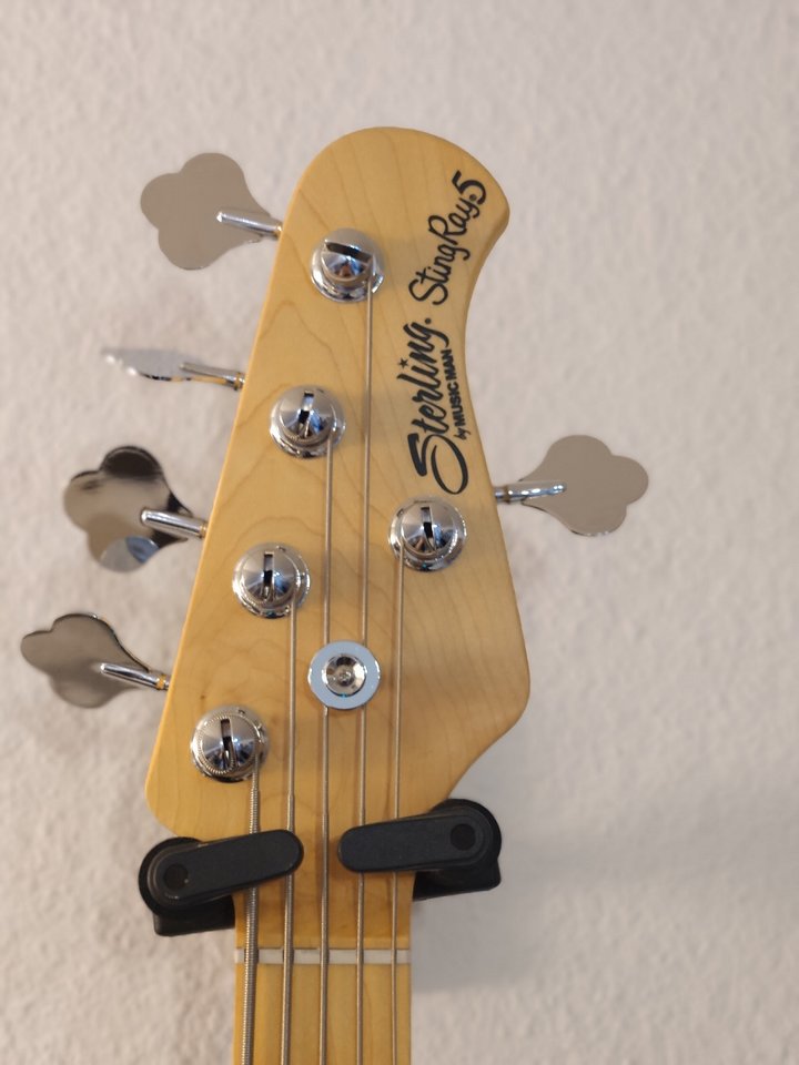 Sterling by Music Man StingRay 25 inkl. Gator Case Bassic