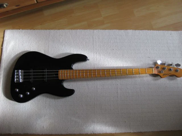 Jazz Bass black