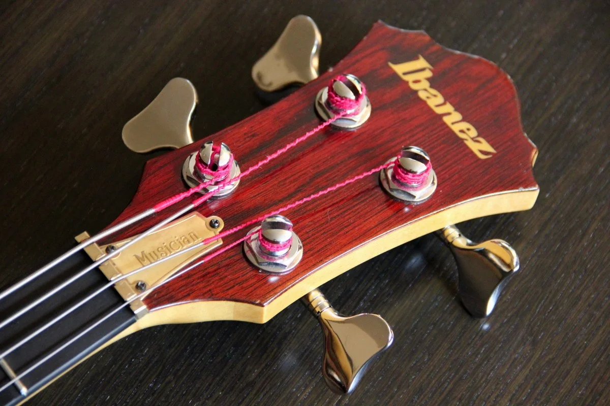 Ibanez Bass Kopfplatte
