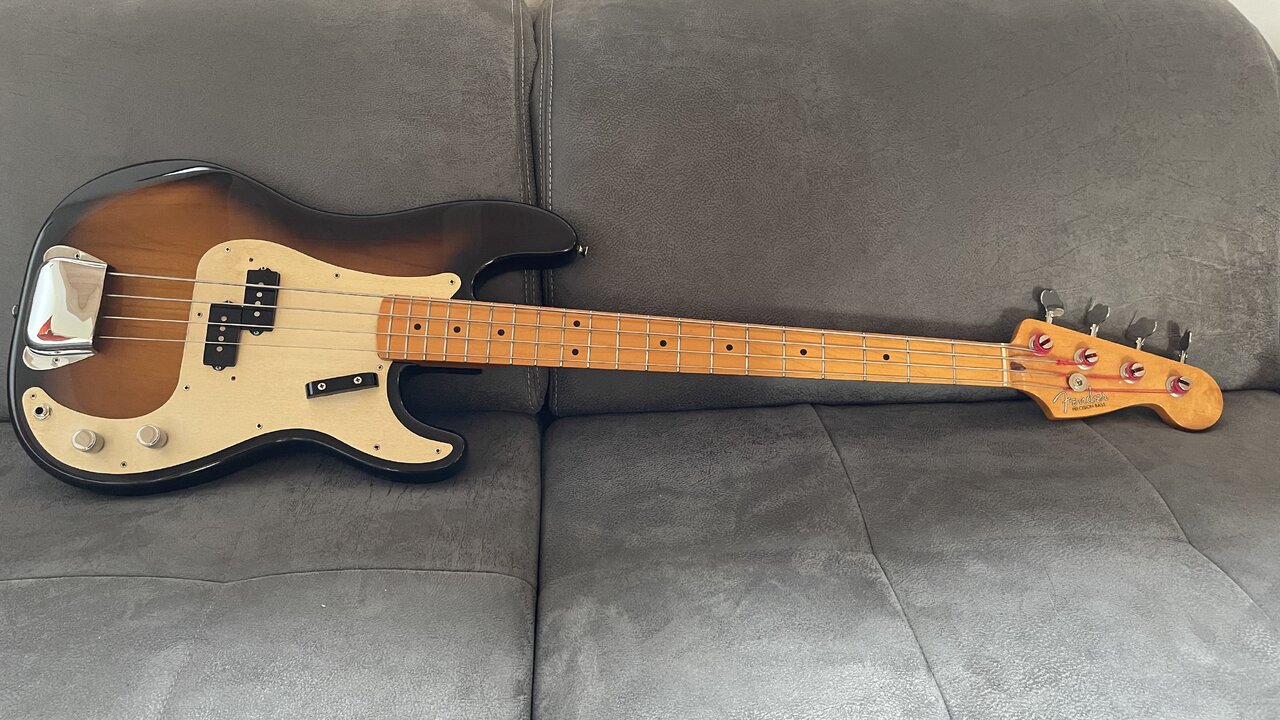 RESERVIERT Fender AVRI 57 Precision Bass Bassic