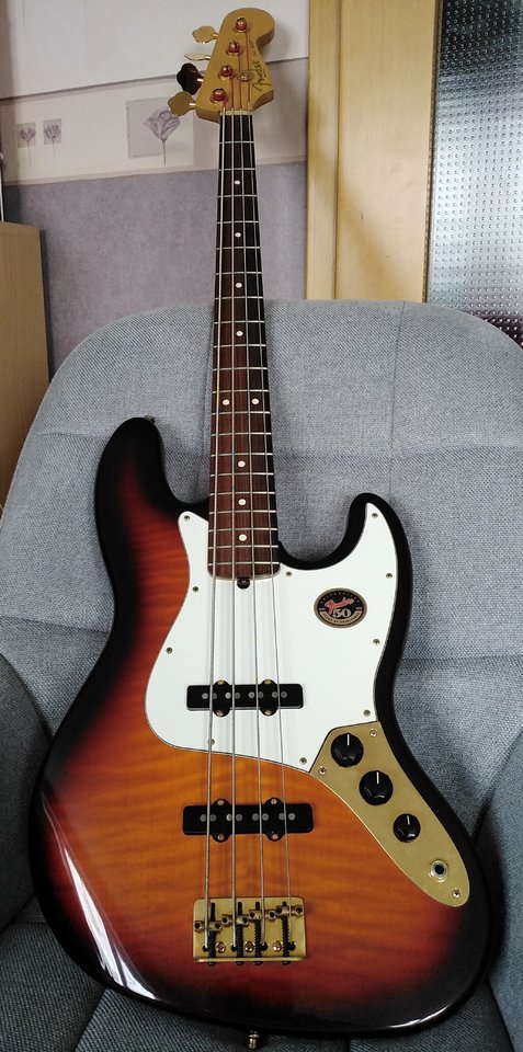 Jazz Bass 6.jpg