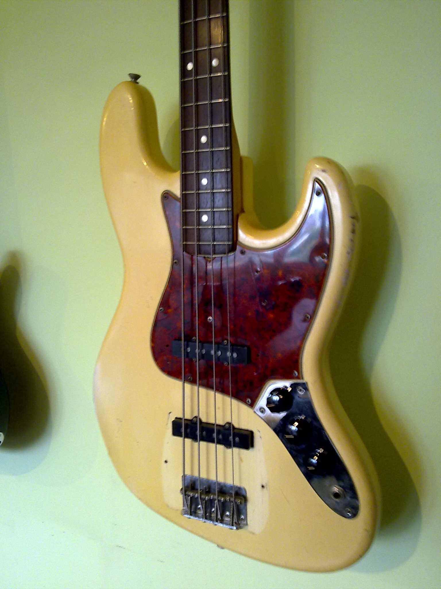 Jazz Bass '65 (1).jpg