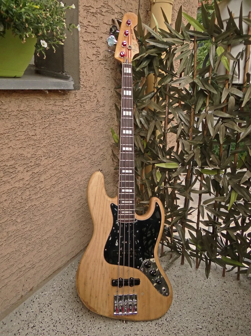 JazzBass78WEB.webp