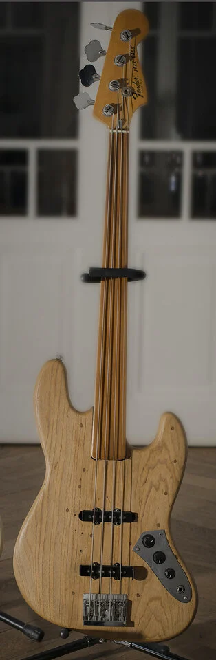 jazzbass_small.jpg