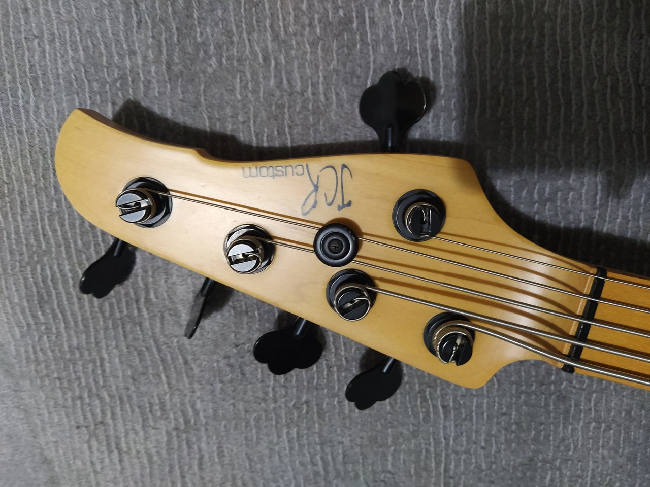 JCR jazzbass 5-24 (1).jpg