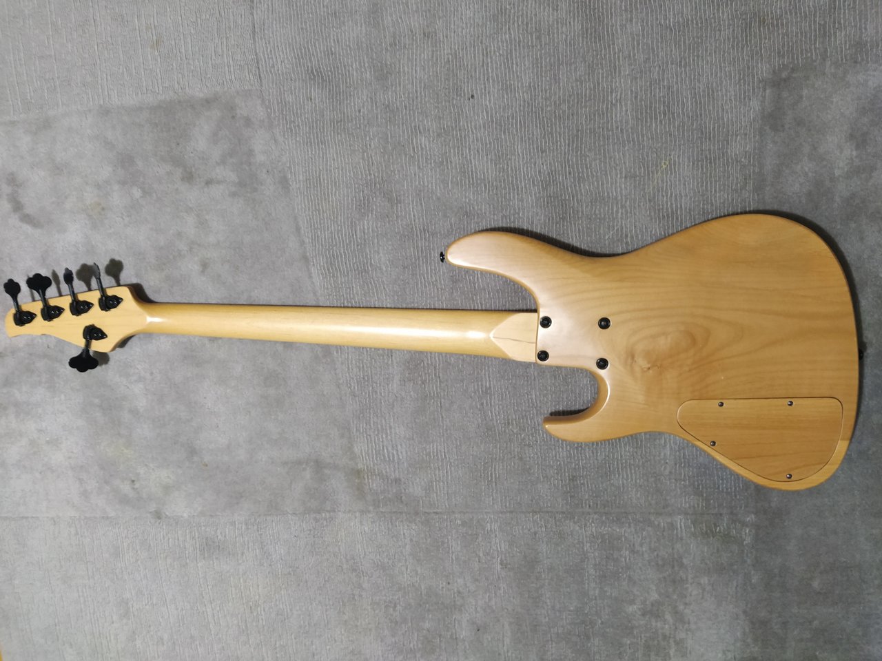 JCR jazzbass 5-24 (13).jpg