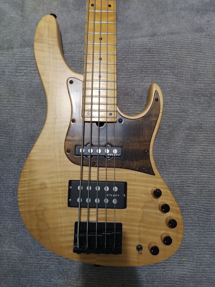 JCR jazzbass 5-24 (27).jpg