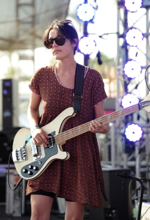 Jenny+Lee+Lindberg+Coachella+Valley+Music+gqFB6047OZtx.jpg