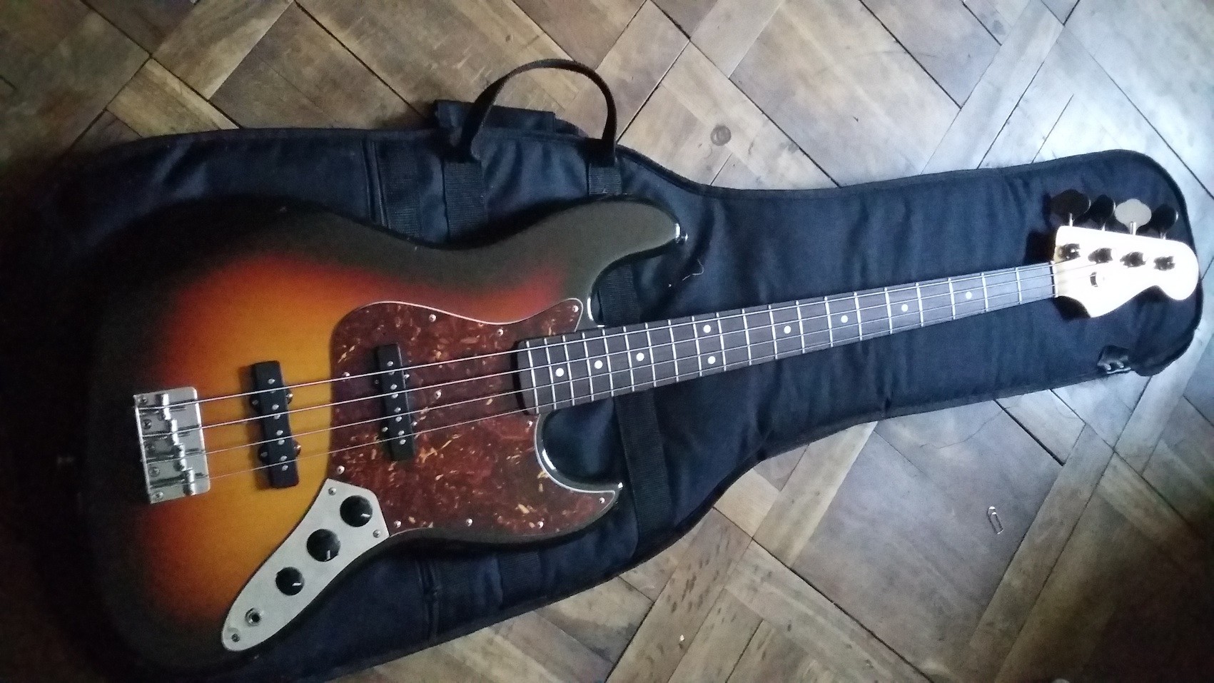 Squier jv on sale jazz bass