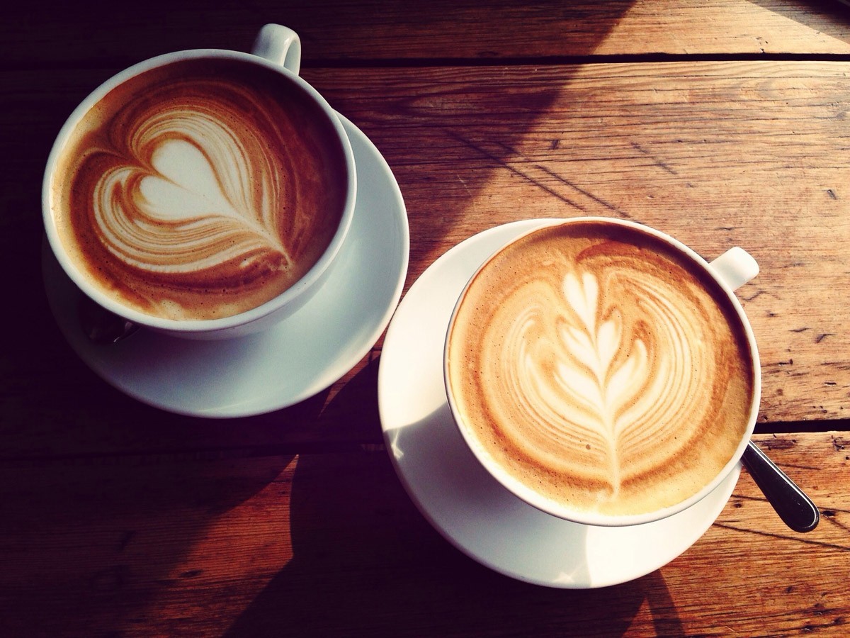 kaffee_mit_milchschaum.jpg