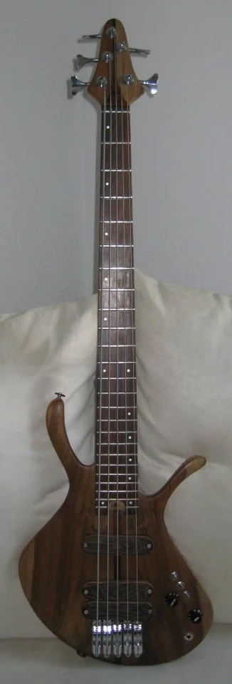 Kaiser 5-string 2012.webp