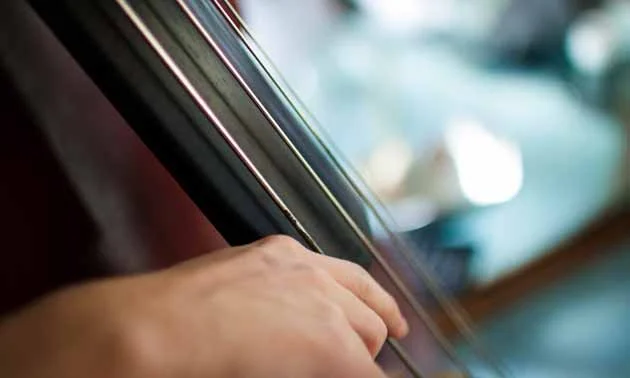 Sounddesign: Kontrabass-Sound am E-Bass