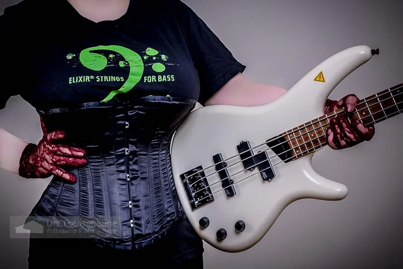 korsett und bass (0001 von 0001).webp