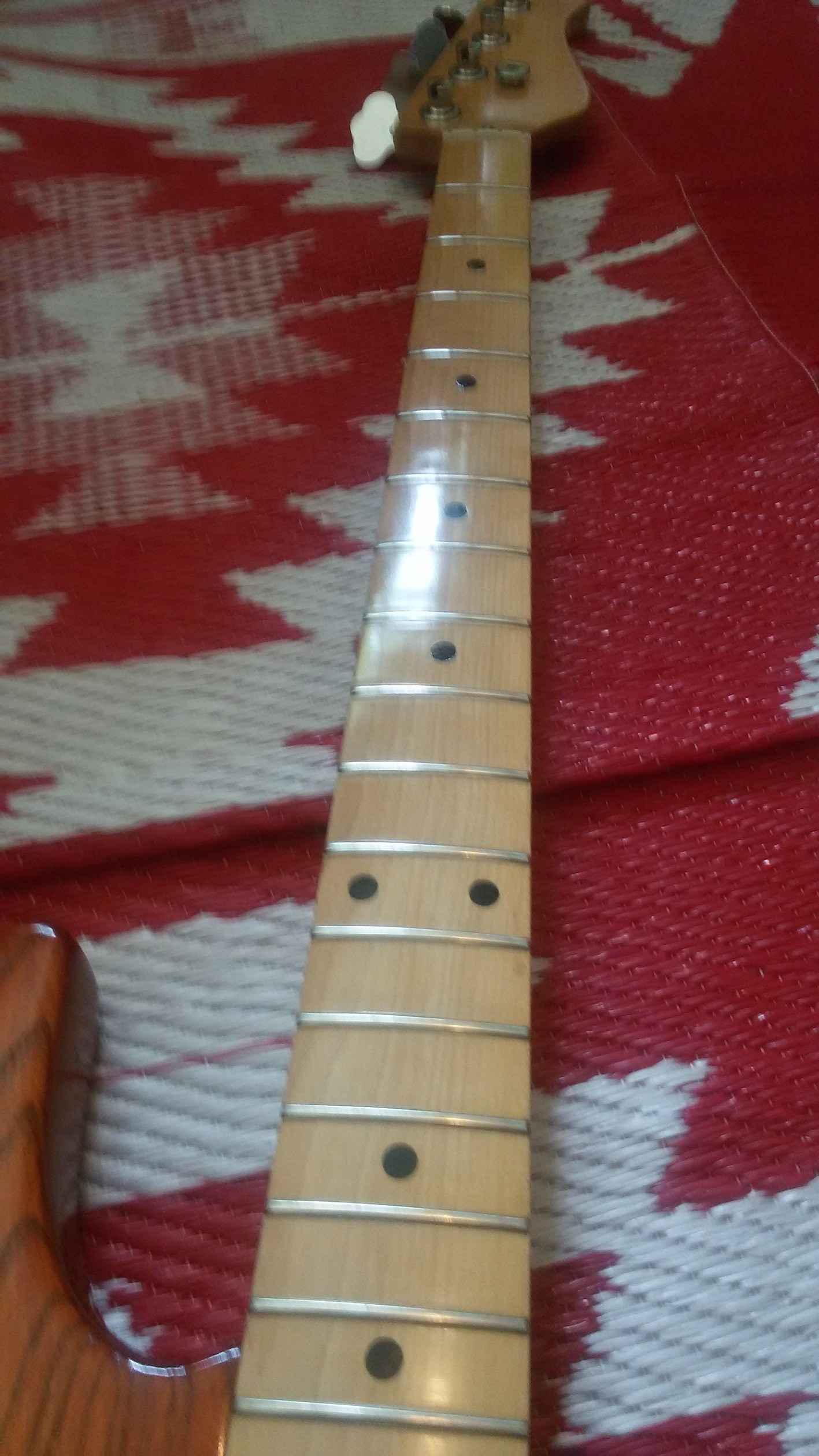 L2000 neck.jpg