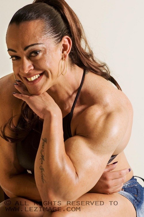 Larissa0007.jpg