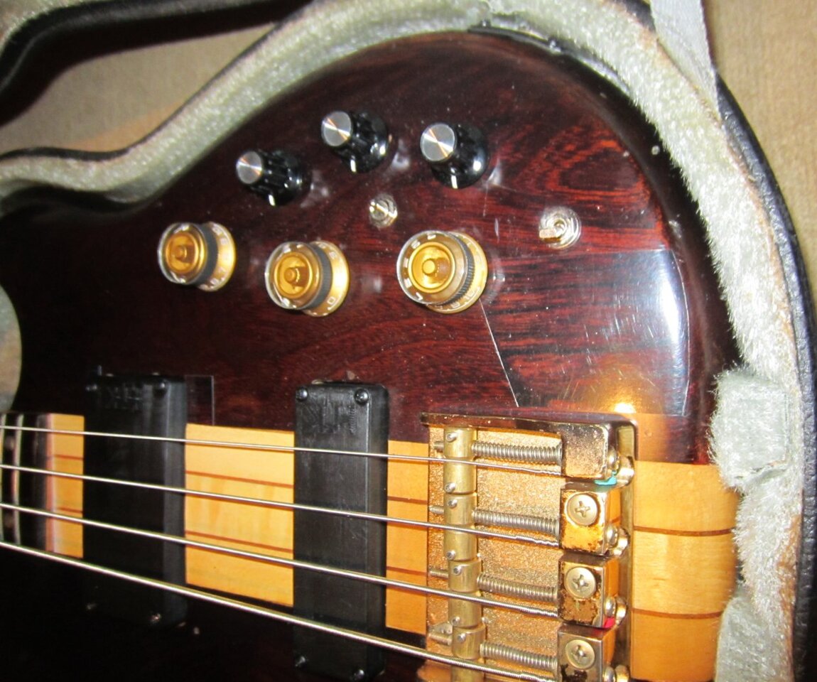 MC924_11.jpg