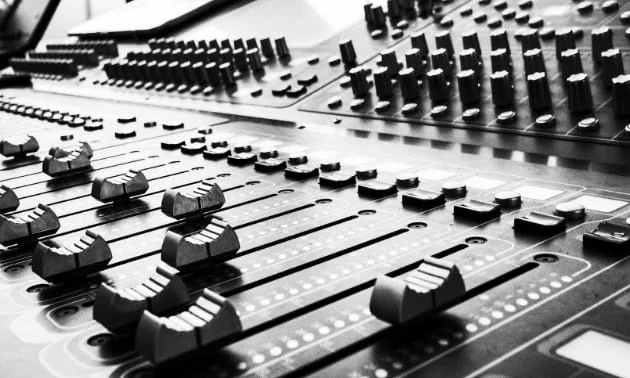 Mixer_Soundcheck.webp