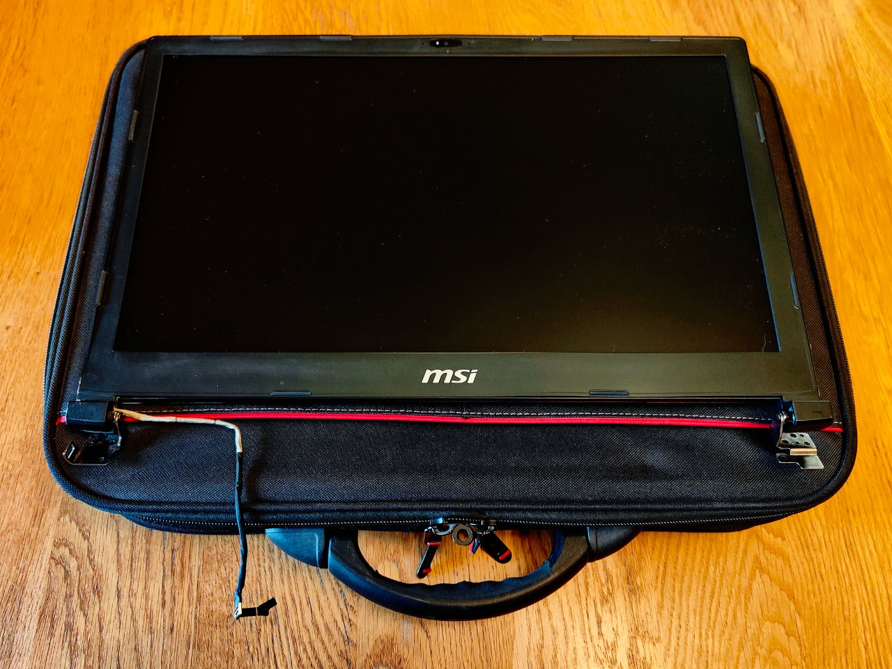 MSI GP73 Leopard 8RD (16).jpg