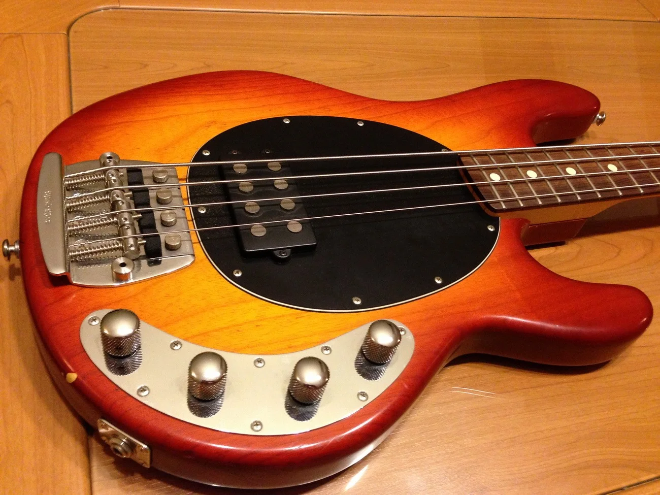 Music Man SR 1988 002 mala.webp