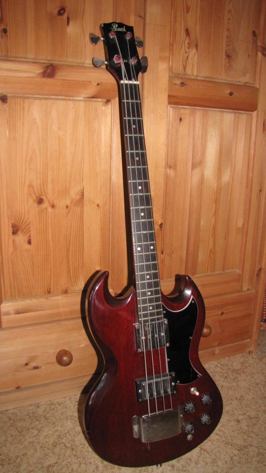 Pearl__Bass_ganz_IMG_8213.jpg